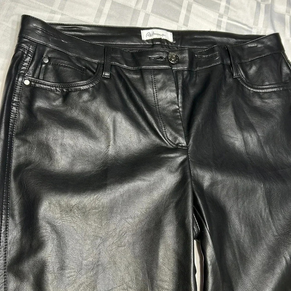 Y2K vtg black women pleather pants size 10 P.
Academia ,goth,biker,party - Picture 10 of 17